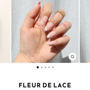 Fleur de Lace Press ons
